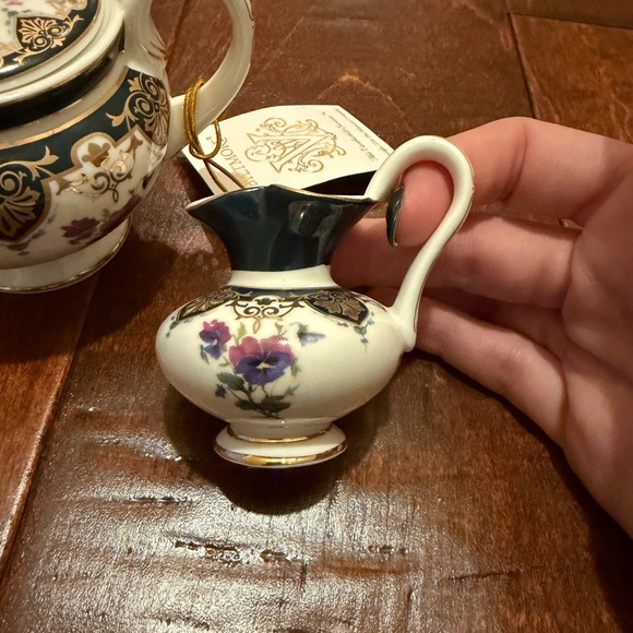 Biltmore Miniature Porcelain Tea Set - Picture 7 of 8